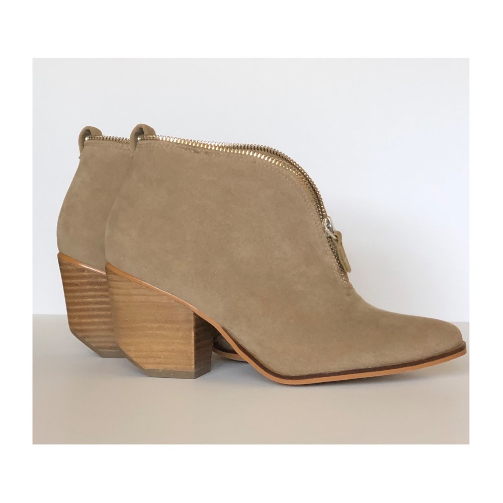Boots- BRAND NEW in box!